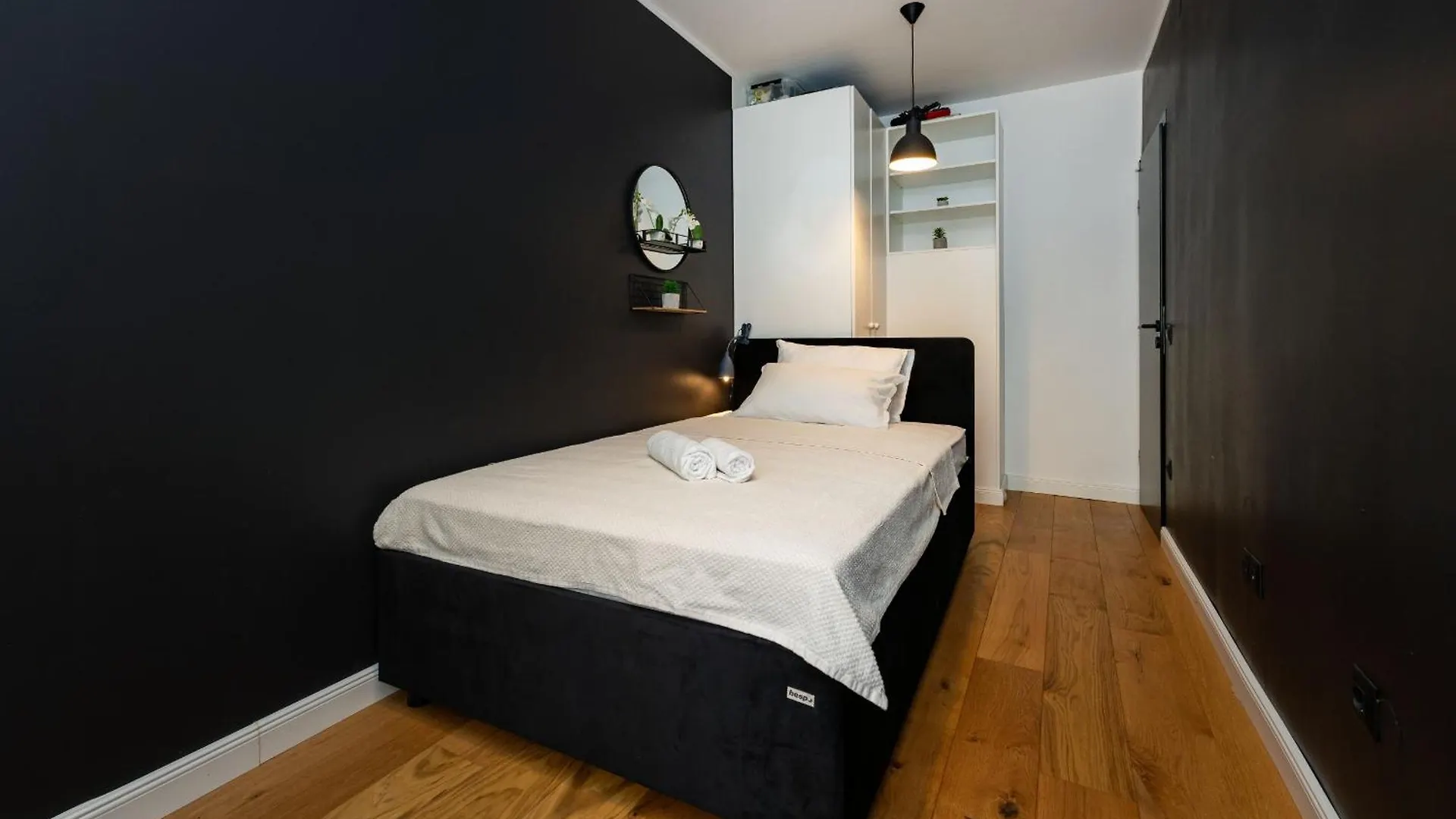 My Dalmatia - Beach Apartment 74 With Private Garage 스플리트