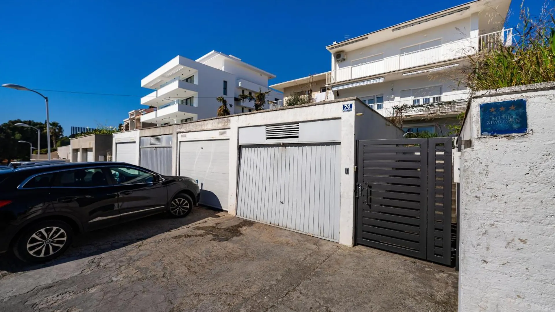 My Dalmatia - Beach Apartment 74 With Private Garage Split