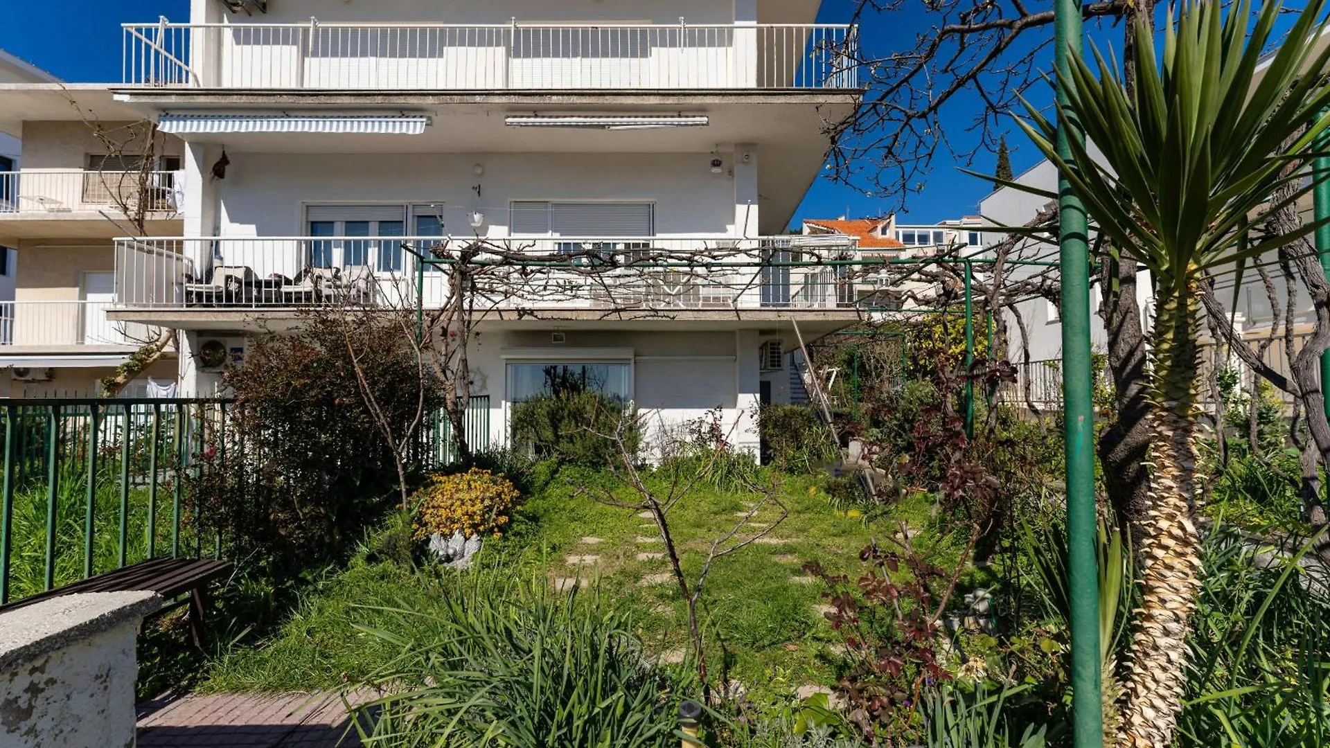 My Dalmatia - Beach Apartment 74 With Private Garage Split