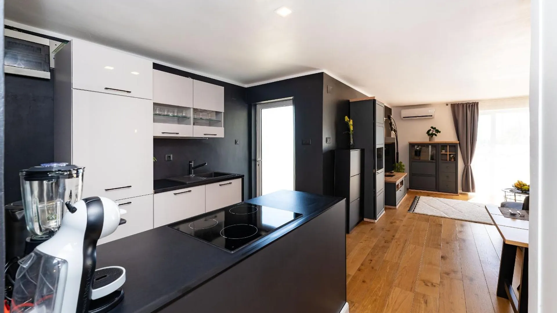 My Dalmatia - Beach Apartment 74 With Private Garage Split Croatia
