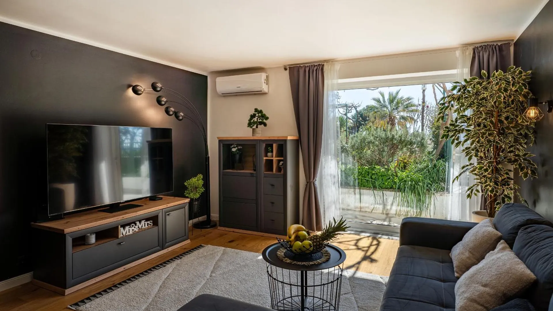 My Dalmatia - Beach Apartment 74 With Private Garage Split